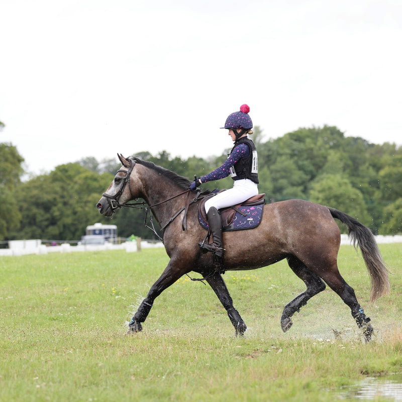 Load image into Gallery viewer, Aubrion Hyde Park Saddlecloth - Young Rider
