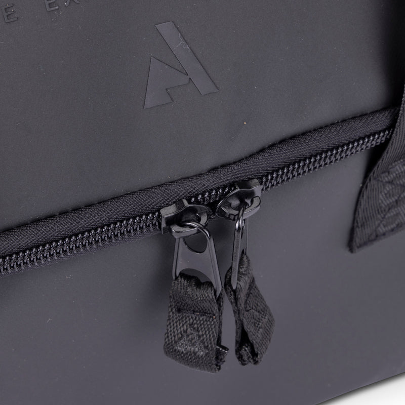 Load image into Gallery viewer, Aubrion React Grooming Kit Bag
