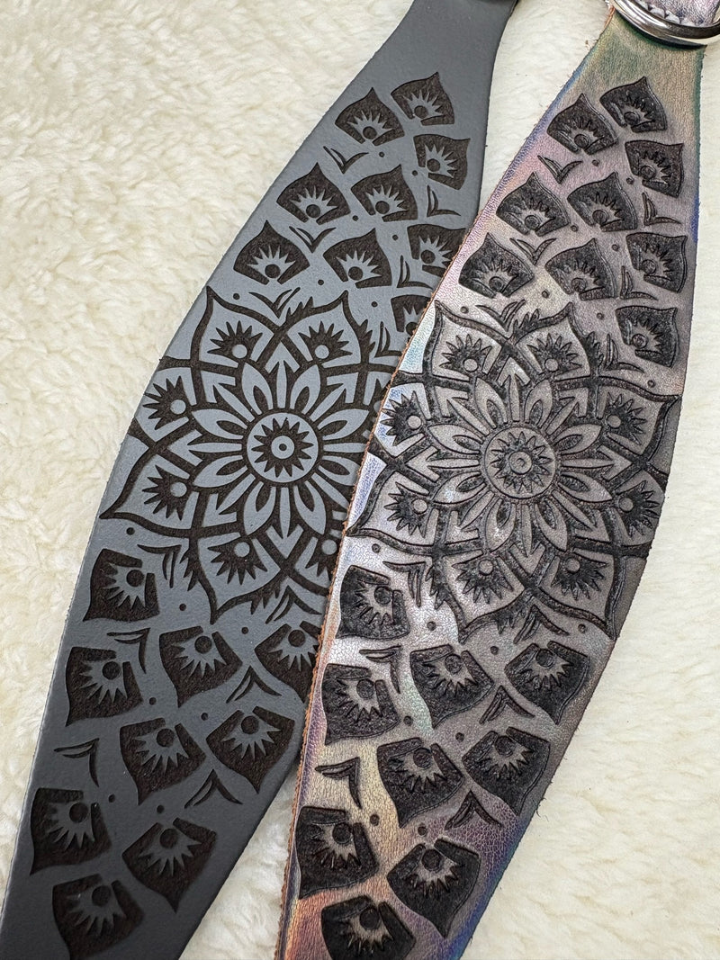 Load image into Gallery viewer, Leather Collar - Mandala
