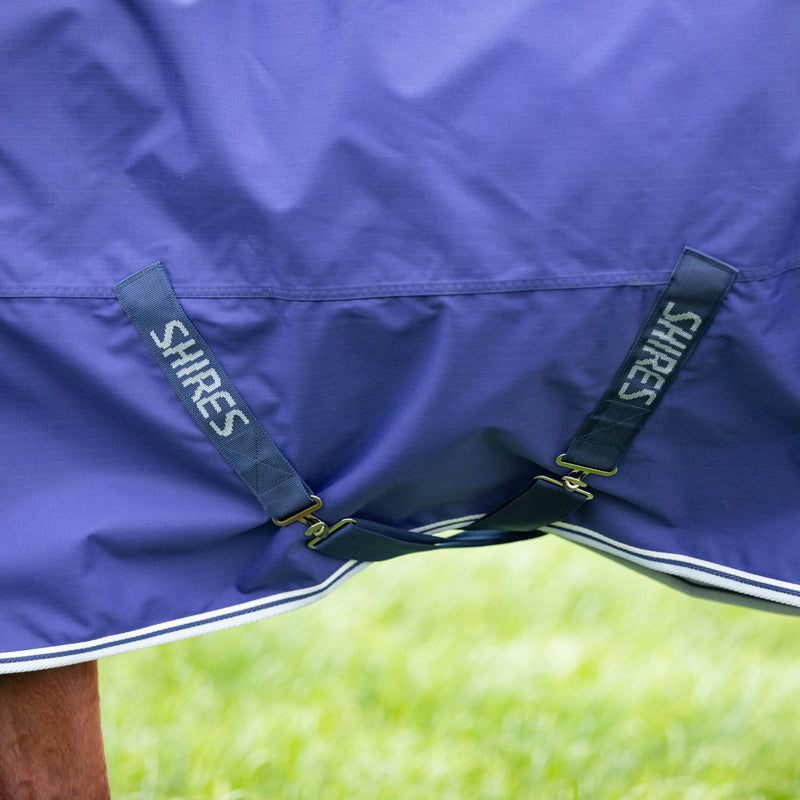 Load image into Gallery viewer, 9393 - Shires Highlander Original Lite Turnout Rug &amp; Neck Set
