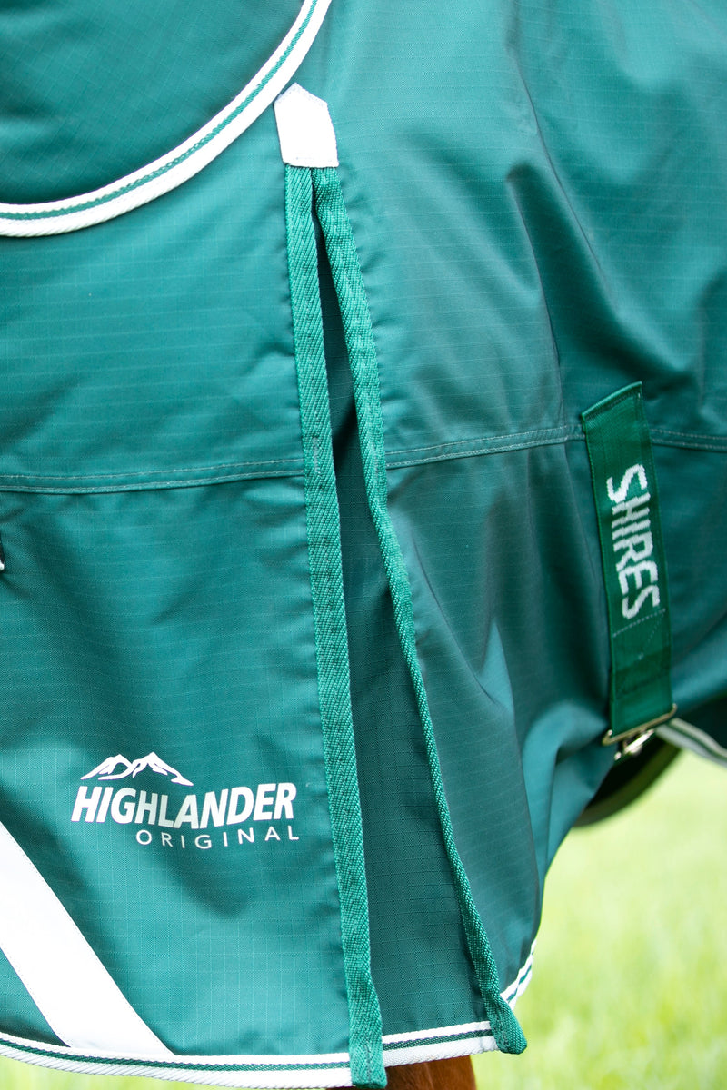 Load image into Gallery viewer, 9397 - Shires Highlander Original 300 Turnout Rug &amp; Neck Set
