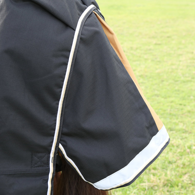 Load image into Gallery viewer, 9763 - Shires Highlander Plus 200 Turnout Rug
