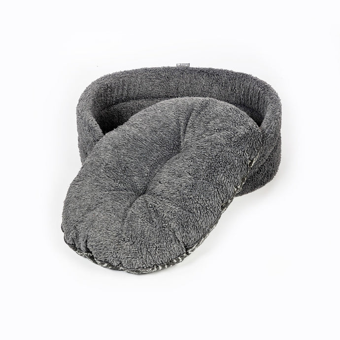 Danish Design Fleece Slumber Bed Charcoal Arrows