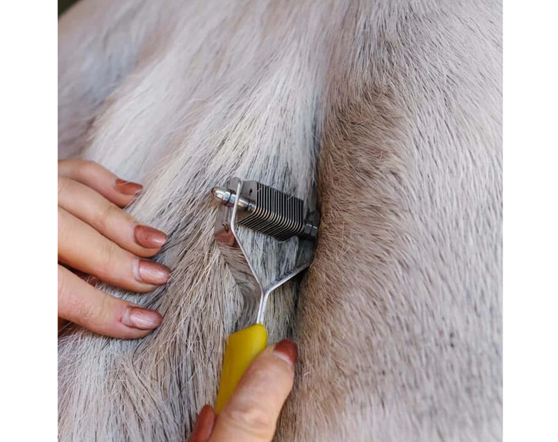 Load image into Gallery viewer, Smart Grooming Smart Tails - Tail Thinners
