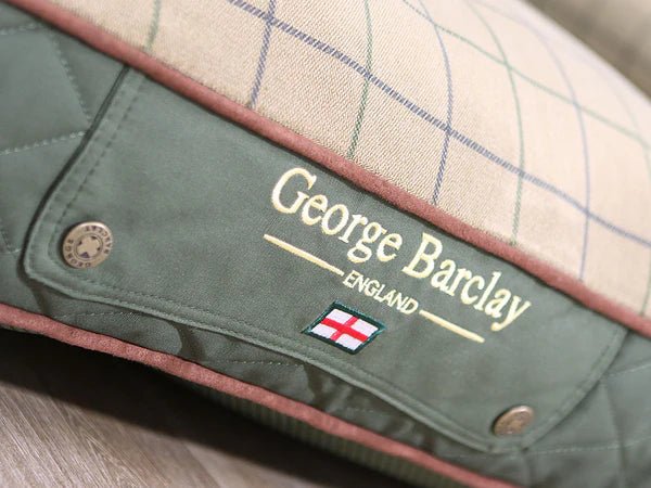Load image into Gallery viewer, George Barclay - Luxury Country Dog Sofa Bed - Ashurst Equestrian &amp; Country
