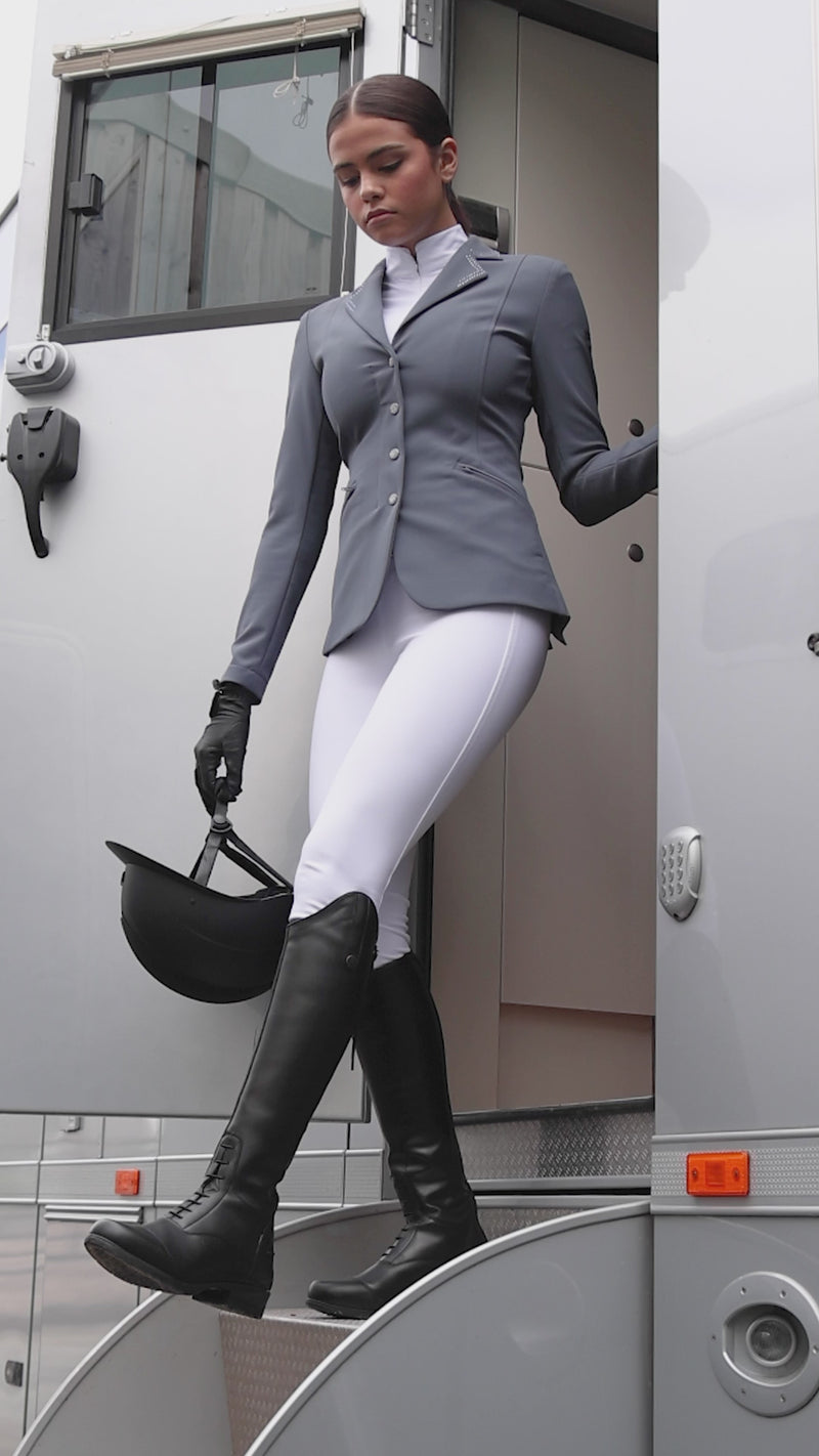 Load and play video in Gallery viewer, Aubrion Wellington Show Jacket
